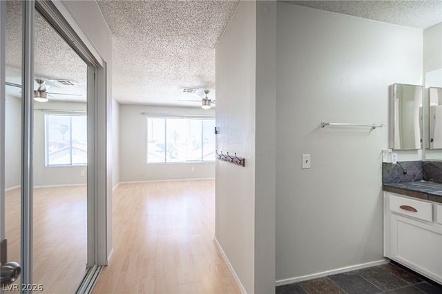 7660 Kalmalii Avenue, Las Vegas, NV 89147