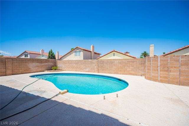 7660 Kalmalii Avenue, Las Vegas, NV 89147