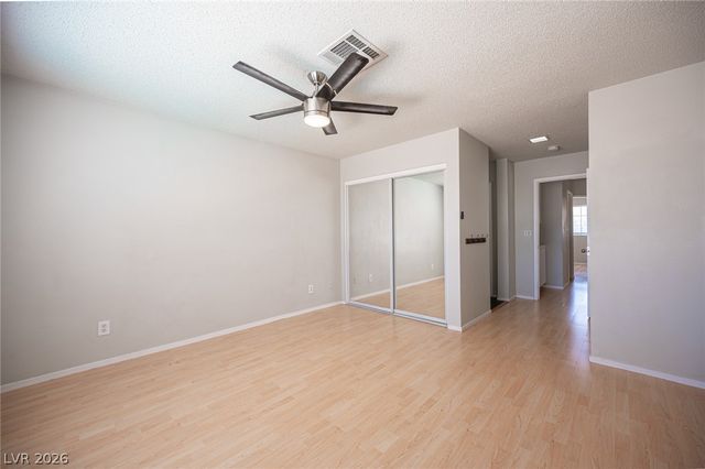 7660 Kalmalii Avenue, Las Vegas, NV 89147
