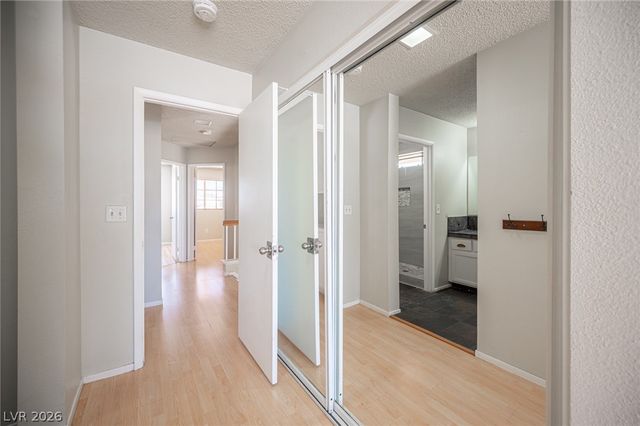 7660 Kalmalii Avenue, Las Vegas, NV 89147