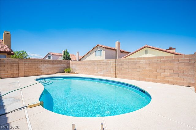 7660 Kalmalii Avenue, Las Vegas, NV 89147