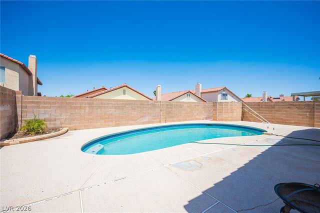 7660 Kalmalii Avenue, Las Vegas, NV 89147