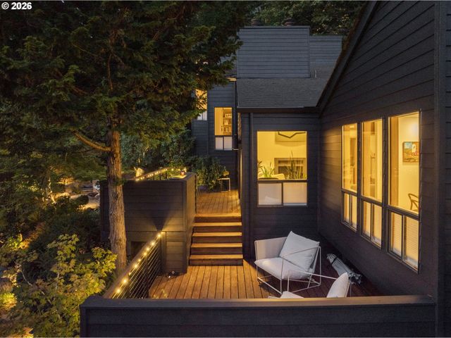 4202 Sw MELVILLE Ave, Portland, OR 97239