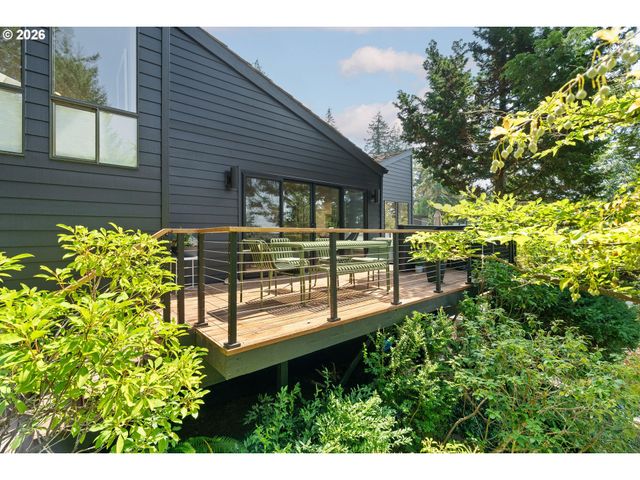 4202 Sw MELVILLE Ave, Portland, OR 97239