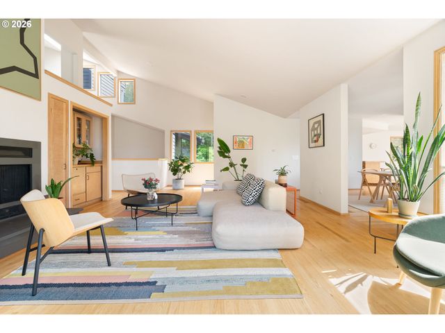4202 Sw MELVILLE Ave, Portland, OR 97239