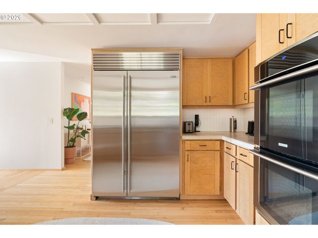 4202 Sw MELVILLE Ave, Portland, OR 97239