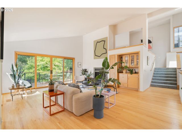 4202 Sw MELVILLE Ave, Portland, OR 97239