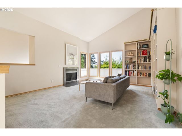 4202 Sw MELVILLE Ave, Portland, OR 97239
