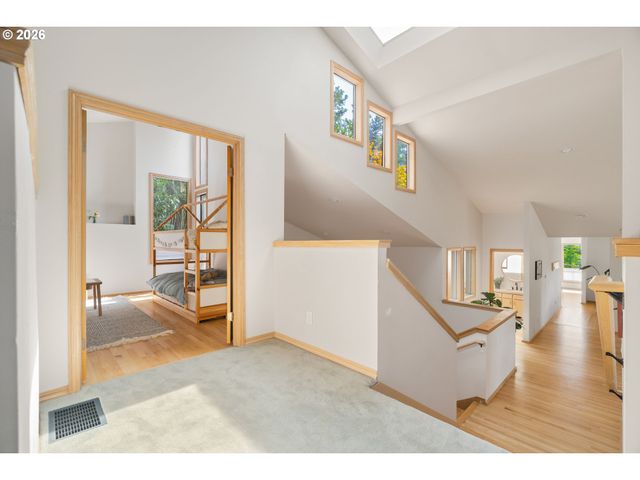 4202 Sw MELVILLE Ave, Portland, OR 97239