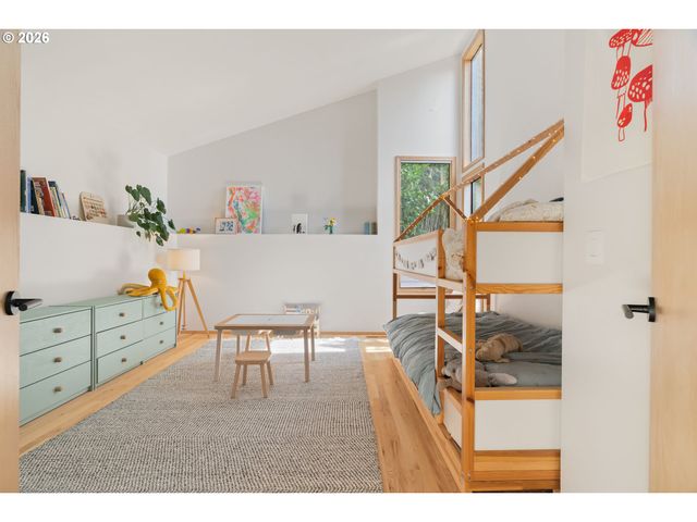 4202 Sw MELVILLE Ave, Portland, OR 97239