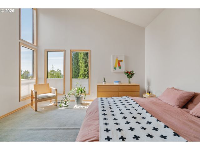 4202 Sw MELVILLE Ave, Portland, OR 97239