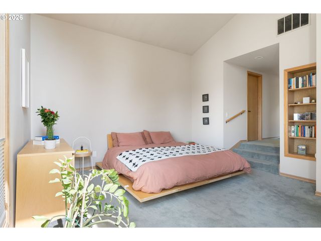4202 Sw MELVILLE Ave, Portland, OR 97239