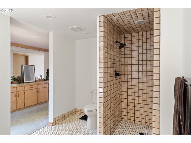 4202 Sw MELVILLE Ave, Portland, OR 97239