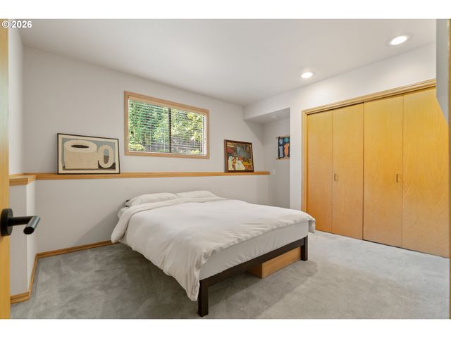 4202 Sw MELVILLE Ave, Portland, OR 97239