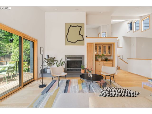 4202 Sw MELVILLE Ave, Portland, OR 97239