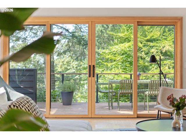 4202 Sw MELVILLE Ave, Portland, OR 97239