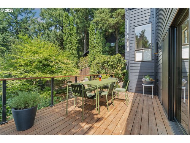 4202 Sw MELVILLE Ave, Portland, OR 97239