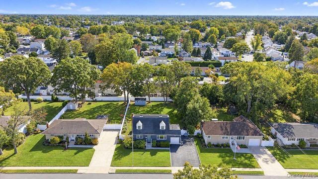 48 Prairie Drive, North Babylon, NY 11703