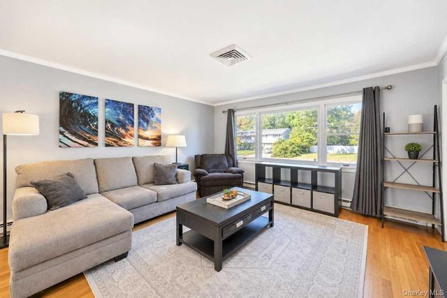 48 Prairie Drive, North Babylon, NY 11703