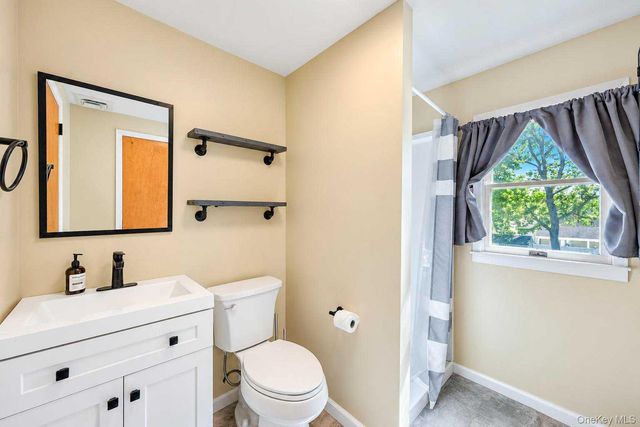 48 Prairie Drive, North Babylon, NY 11703