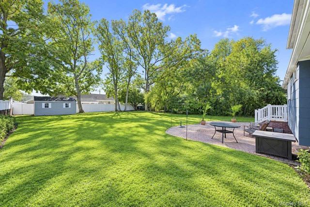 48 Prairie Drive, North Babylon, NY 11703