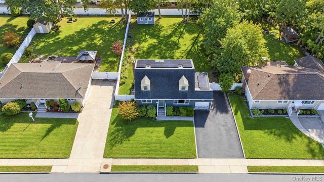 48 Prairie Drive, North Babylon, NY 11703