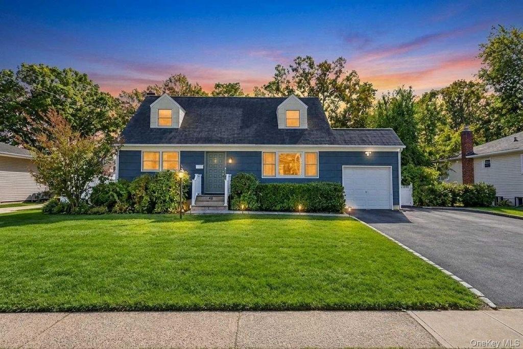 48 Prairie Drive, North Babylon, NY 11703