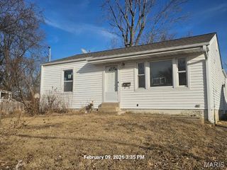 3668 Dixie Drive, St Ann, MO 63074