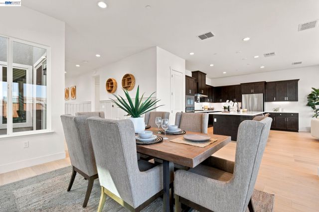 17693 Bushwick Lane, Lathrop, CA 95330