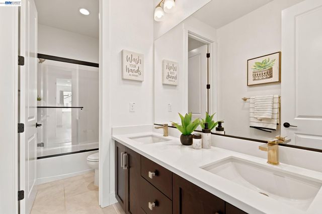 17693 Bushwick Lane, Lathrop, CA 95330