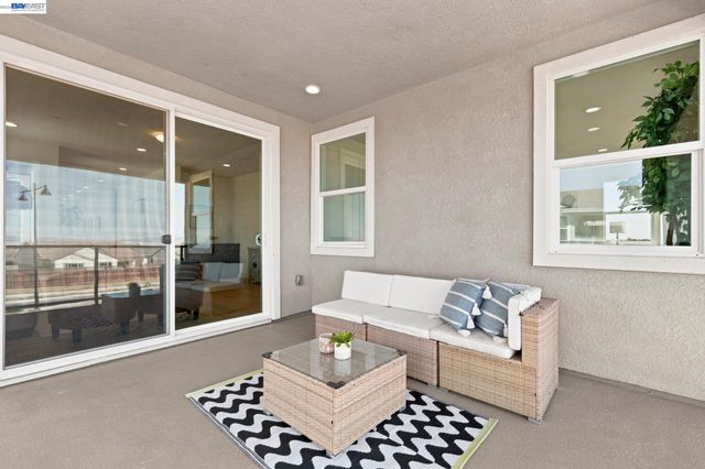 17693 Bushwick Lane, Lathrop, CA 95330