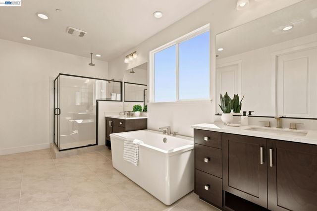 17693 Bushwick Lane, Lathrop, CA 95330