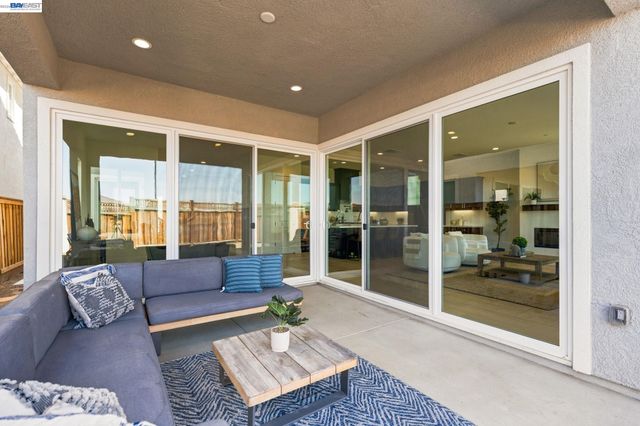 17693 Bushwick Lane, Lathrop, CA 95330