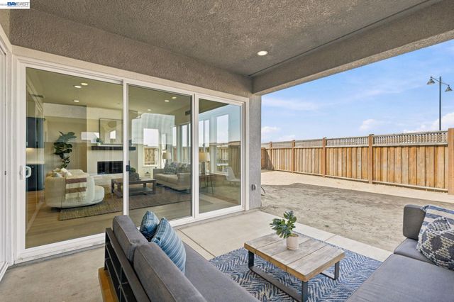 17693 Bushwick Lane, Lathrop, CA 95330