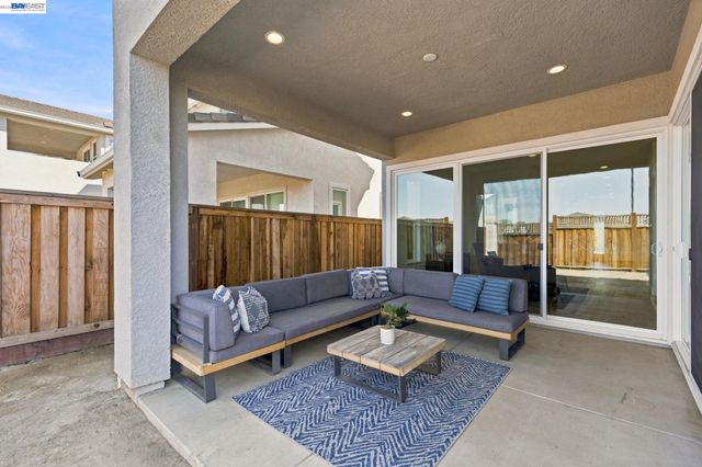 17693 Bushwick Lane, Lathrop, CA 95330