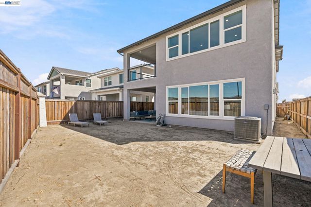 17693 Bushwick Lane, Lathrop, CA 95330