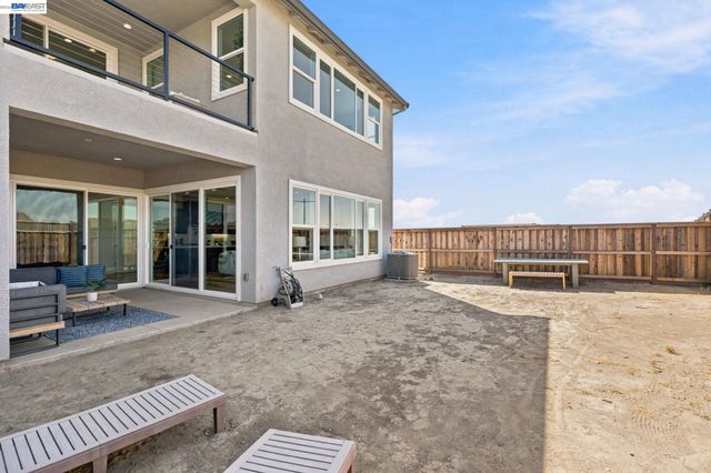 17693 Bushwick Lane, Lathrop, CA 95330