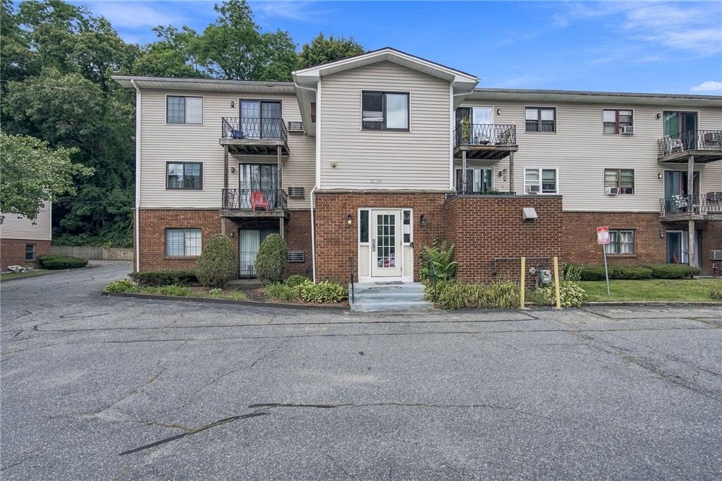 79 Ivan Street 67, North Providence, RI 02904