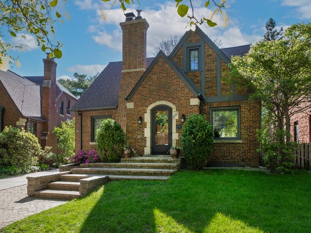 5941 N Knox Avenue, Chicago, IL 60646