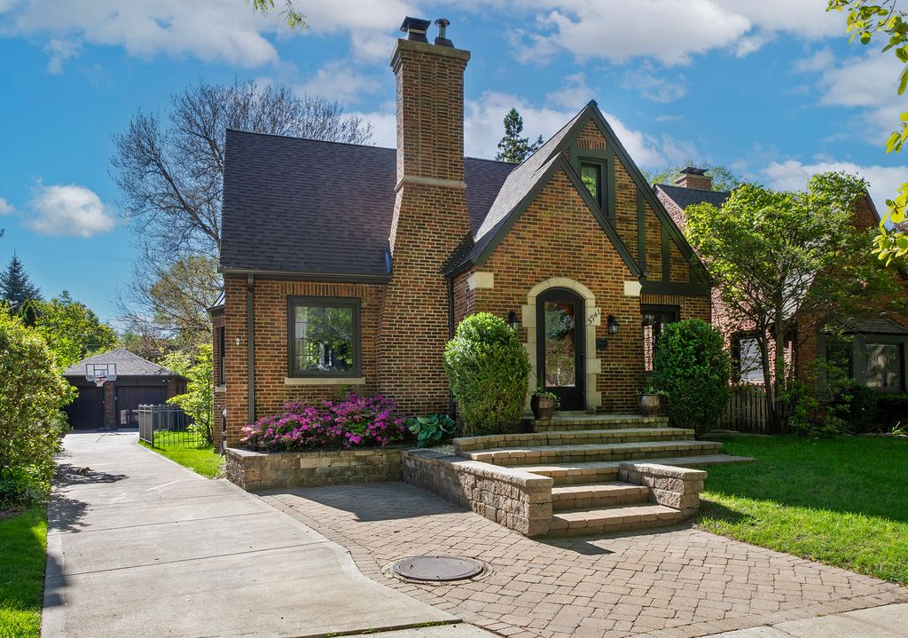 5941 N Knox Avenue, Chicago, IL 60646
