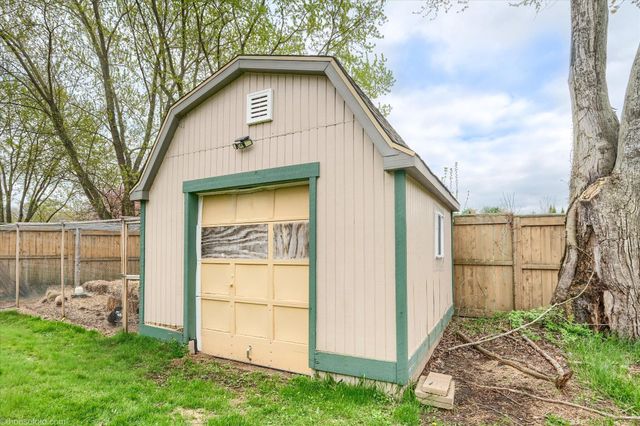 6453 Johnson Road, Flushing, MI 48433