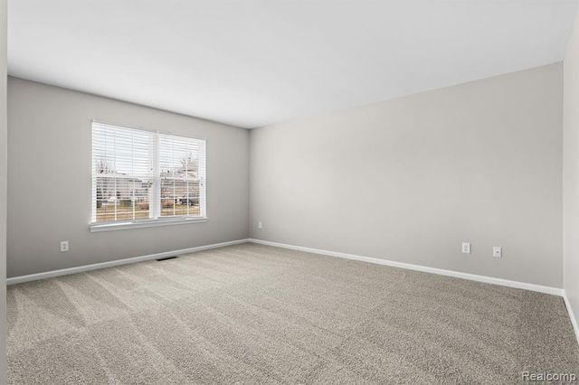 990 Waters Edge Lane, Fenton, MI 48430