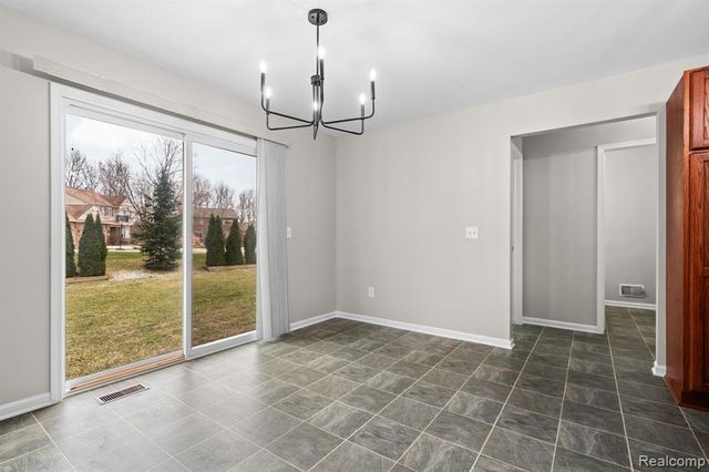 990 Waters Edge Lane, Fenton, MI 48430