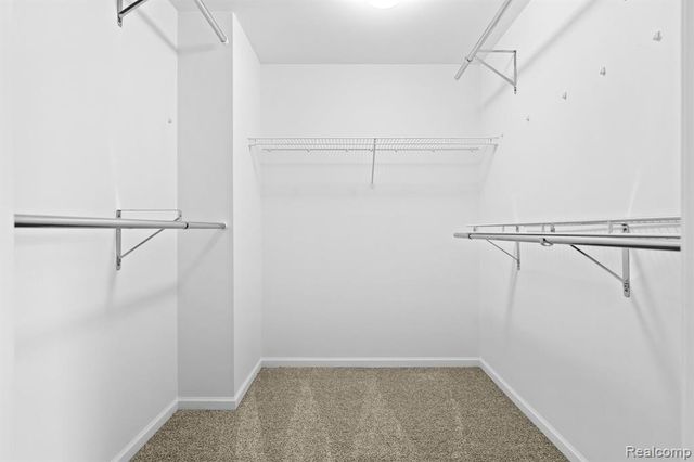 990 Waters Edge Lane, Fenton, MI 48430