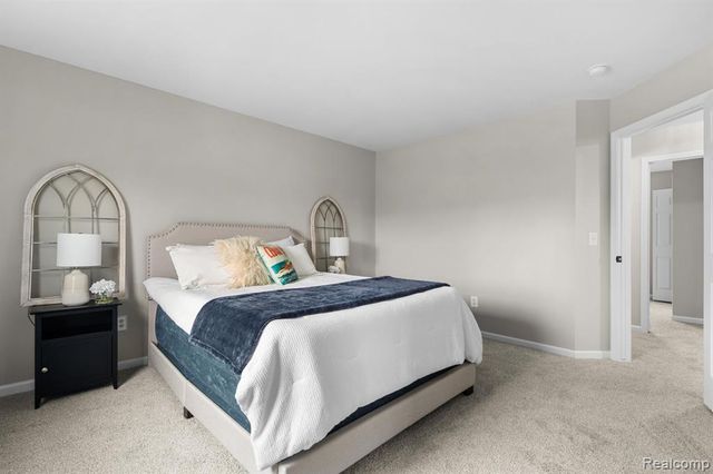 990 Waters Edge Lane, Fenton, MI 48430