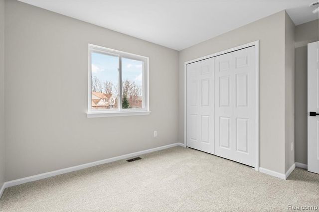 990 Waters Edge Lane, Fenton, MI 48430