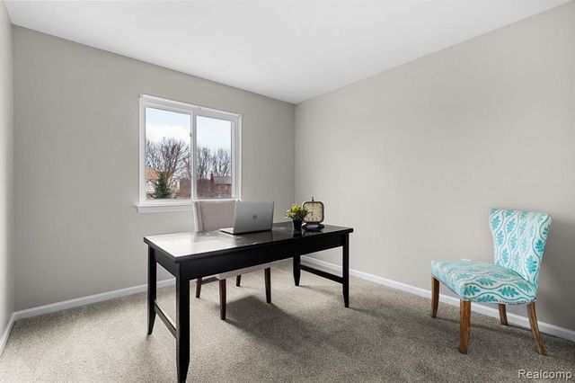 990 Waters Edge Lane, Fenton, MI 48430