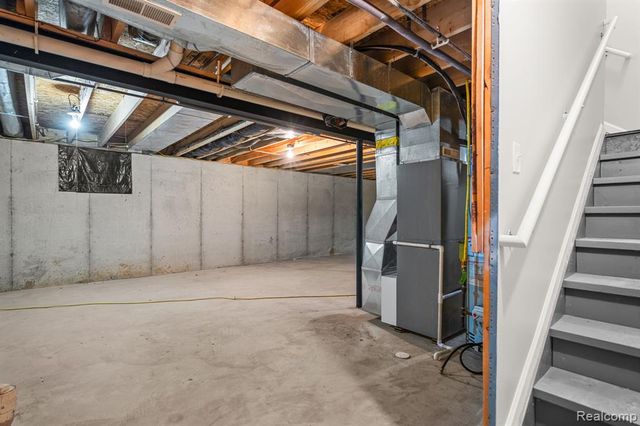 990 Waters Edge Lane, Fenton, MI 48430