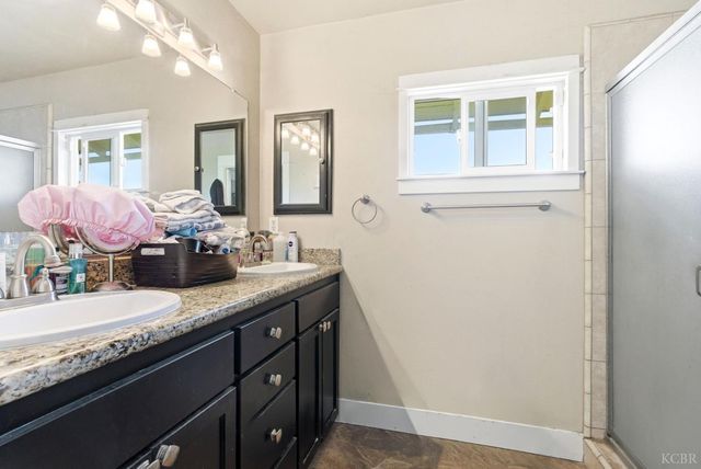 37801 Road 200, Woodlake, CA 93286