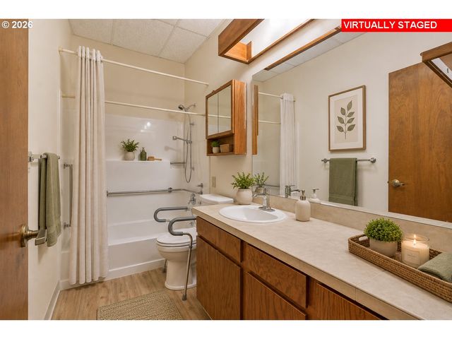13775 Sw SCHOLLS FERRY Rd 106, Beaverton, OR 97008
